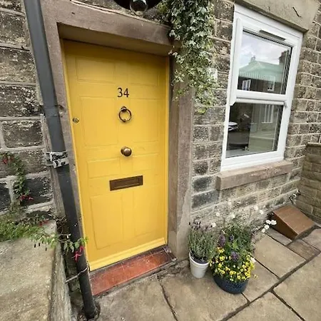 The Yellow Door To The Peaks Bollington Exterior photo